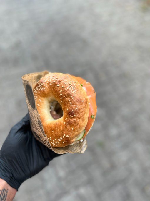 LE BAGEL AU SAUMON