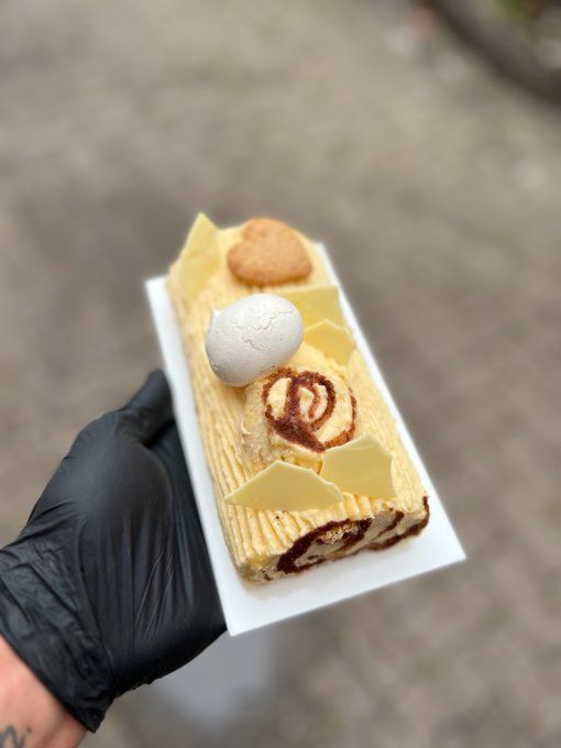 LA BÛCHE CRÈME AU BEURRE KIRSCH* (6pers.)