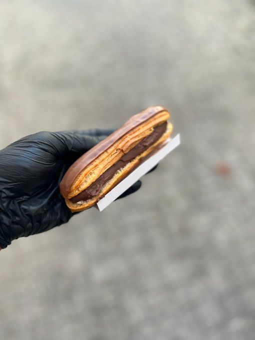 L'ÉCLAIR*