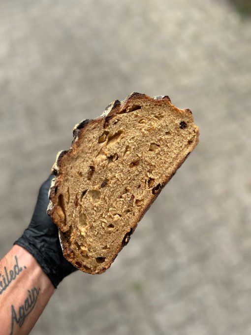 LE PAIN AUX FIGUES ET À LA CHÂTAIGNE À LA COUPE (500g)*