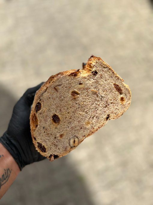 LE PAIN AUX FRUITS SECS À LA COUPE (500g)*