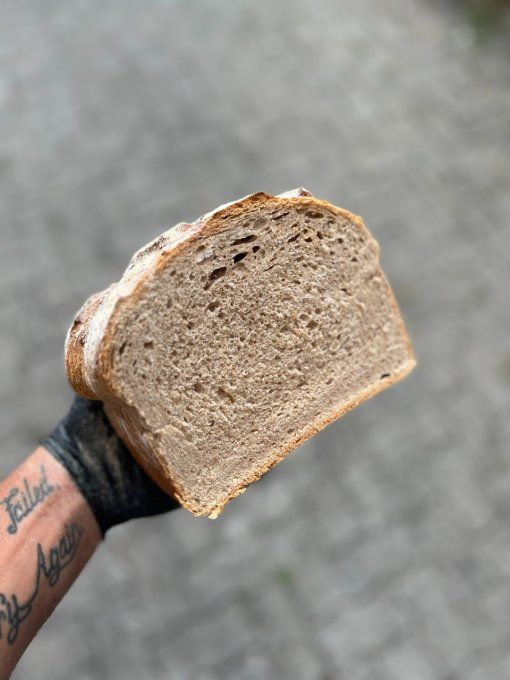 LE PAIN AUX MIEL ET AUX ÉPICES À PAIN D'ÉPICES À LA COUPE (500g)*