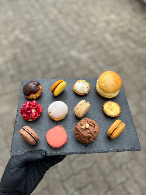 LE PLATEAU DE 12 MIGNARDISES