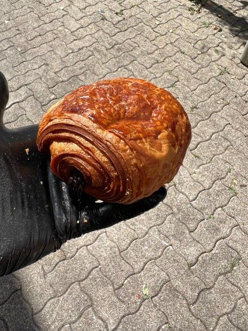 LE PAIN AU CHOCOLAT*